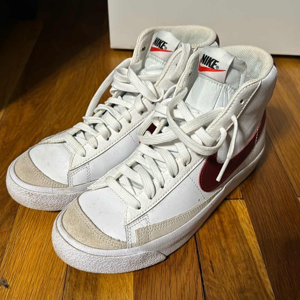 Nike Blazer Mid Sneakers